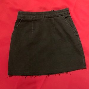 Forever 21 sz small, black denim skirt NWTs